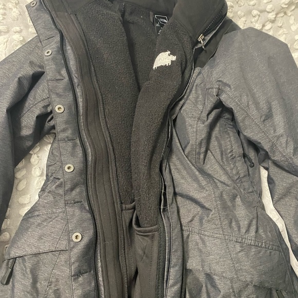 The North Face winter jacket - Picture 3 of 4